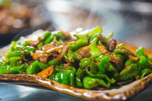 娱乐吃瓜酱辣椒炒肉视频